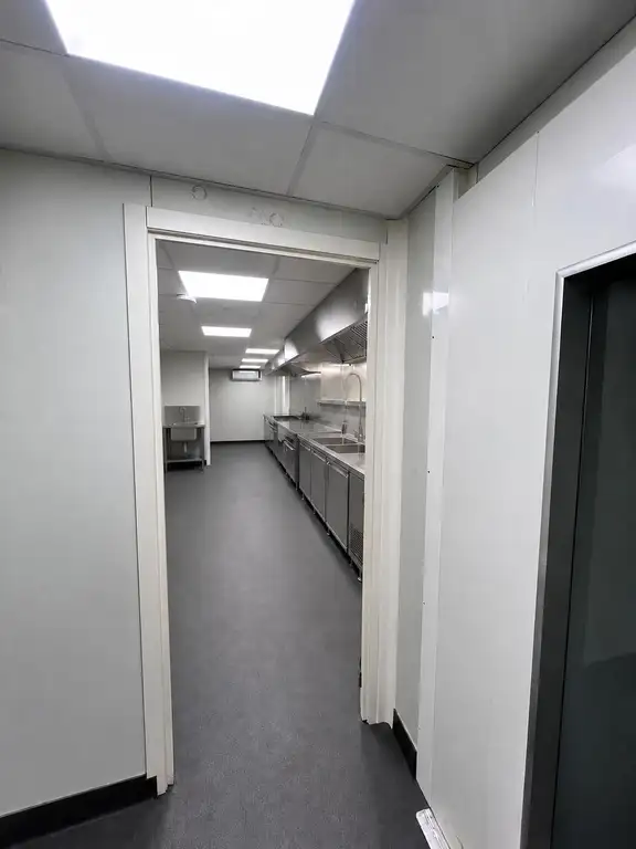 PMMA keukenvloer voor restaurant in Amersfoort - eindresultaat